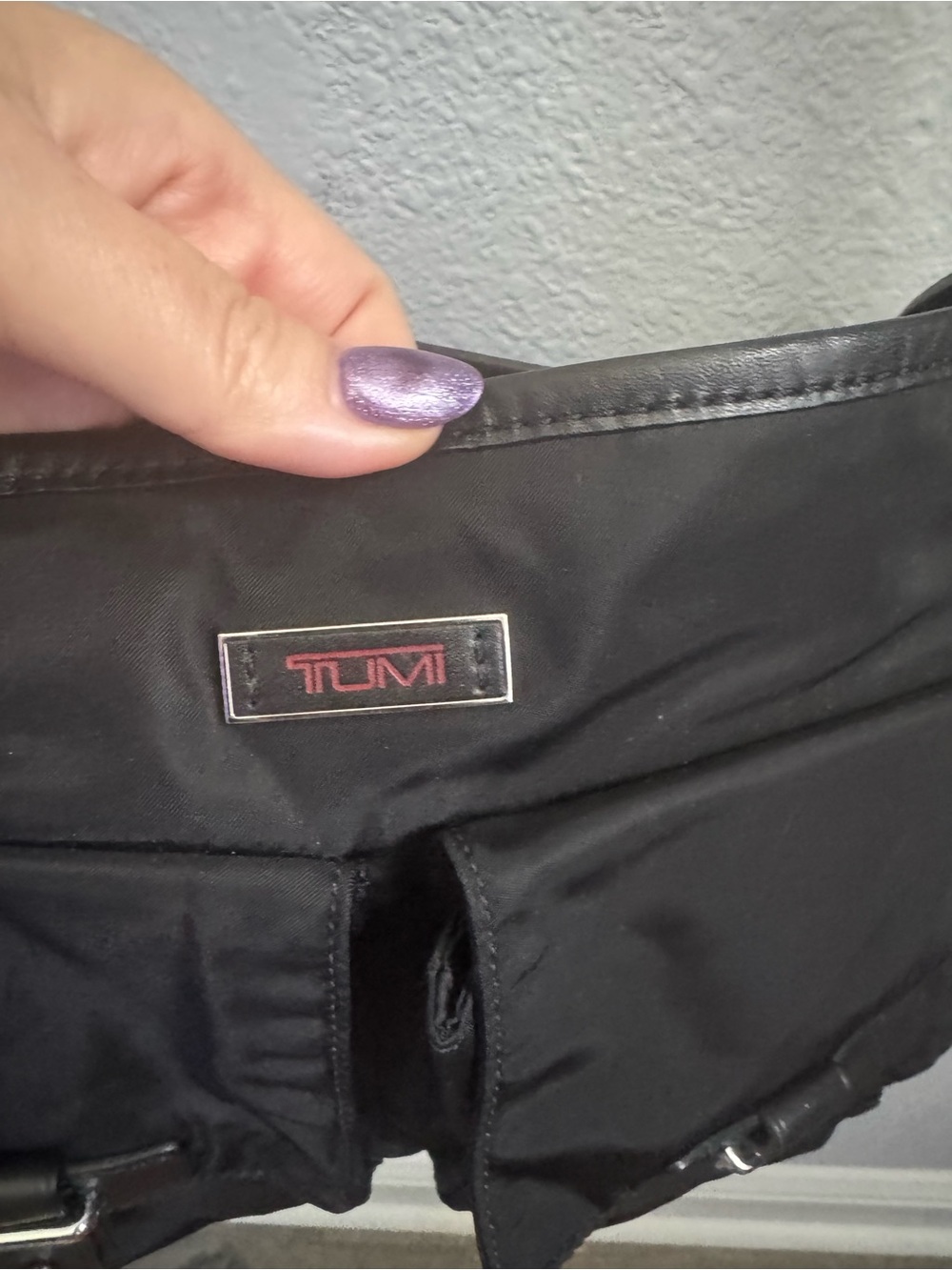 Tumi Black Crossbody Bag with Front Pockets - Picture 4 of 12